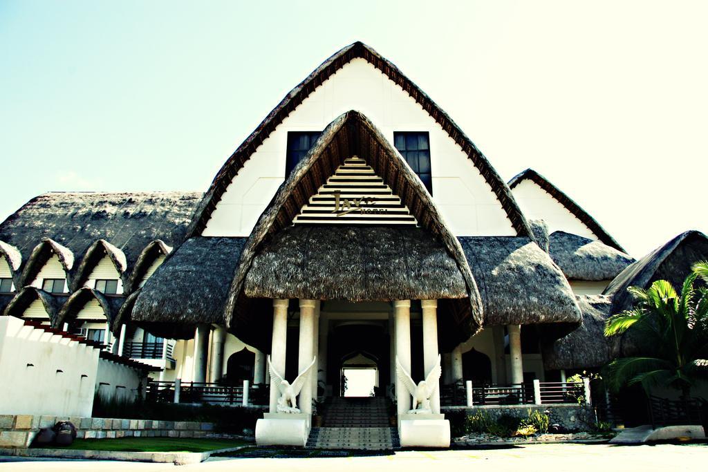 Java Hotel Laoag Extérieur photo